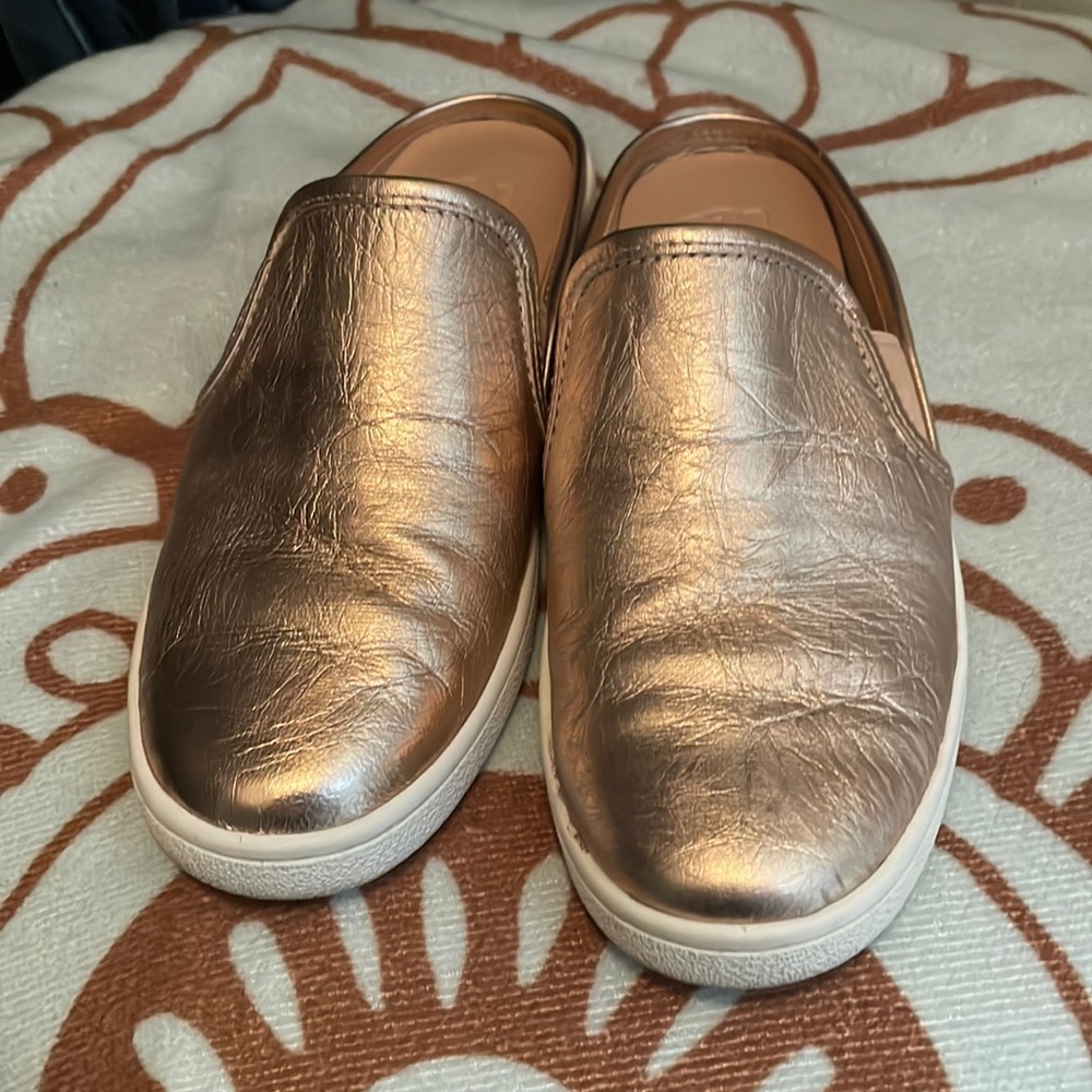 Ugg luci metallic rose gold size 7